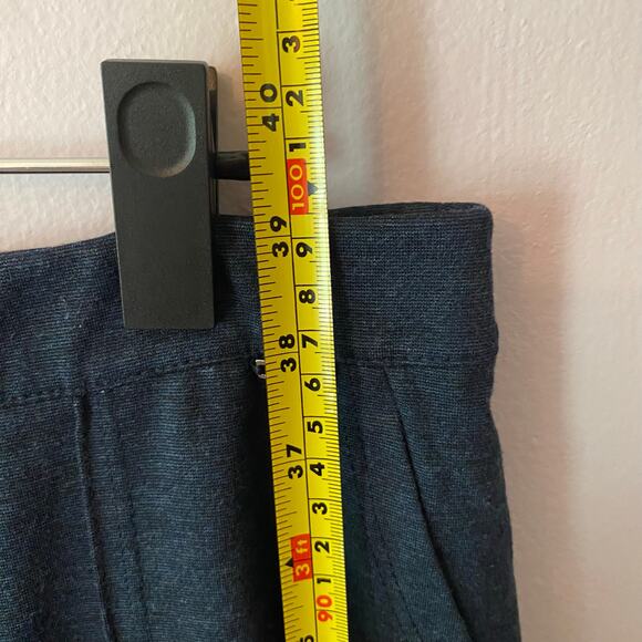 St. John Navy Blue Heathered Pintuck Stretchy Straight Leg Pants Women's size 12 - Picture 9 of 12